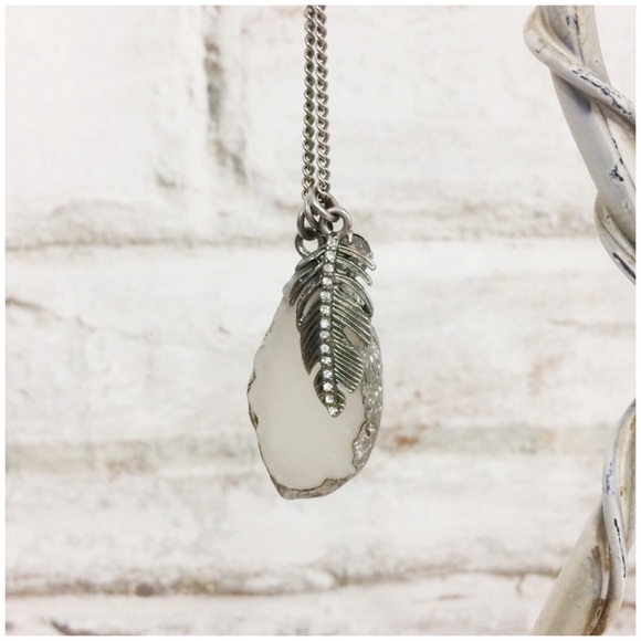 Feather and Stone Necklace - Picture 2 of 3